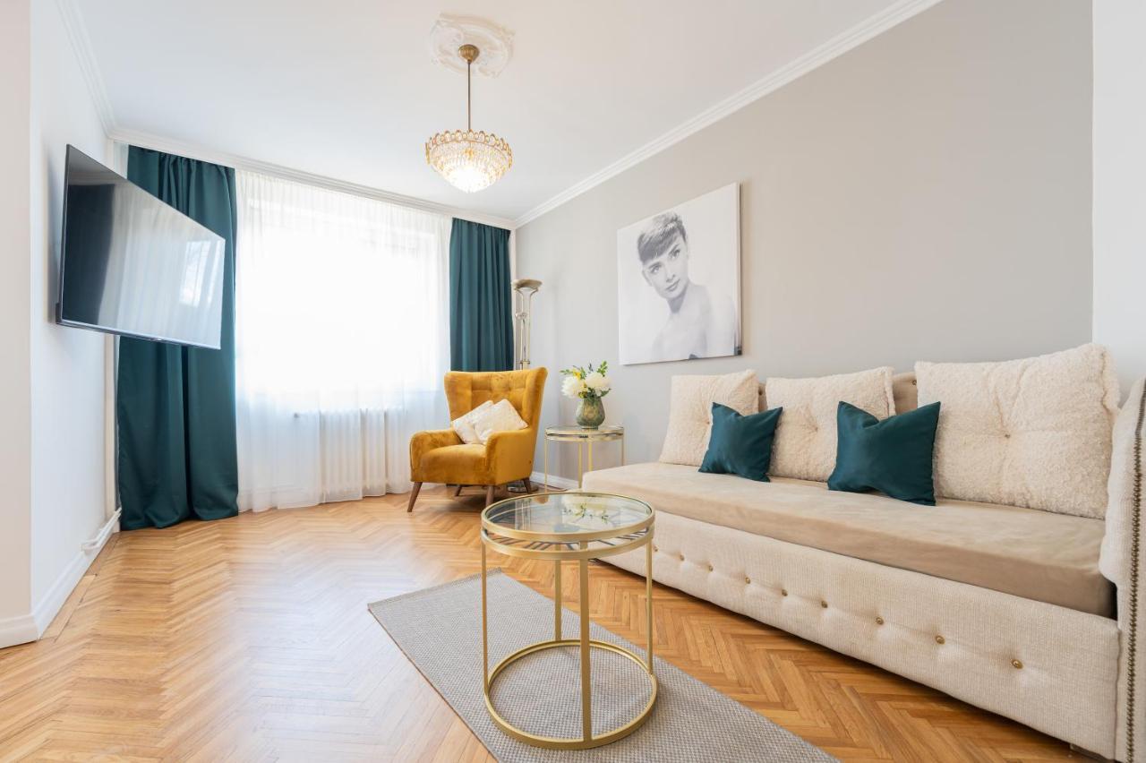 Haga Flat Appartement Oradea Buitenkant foto