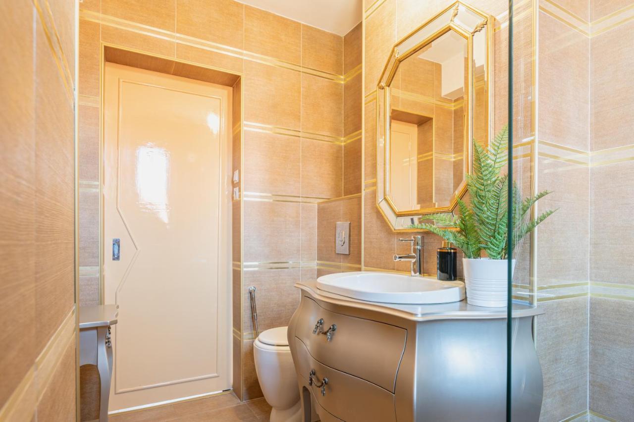Haga Flat Appartement Oradea Buitenkant foto