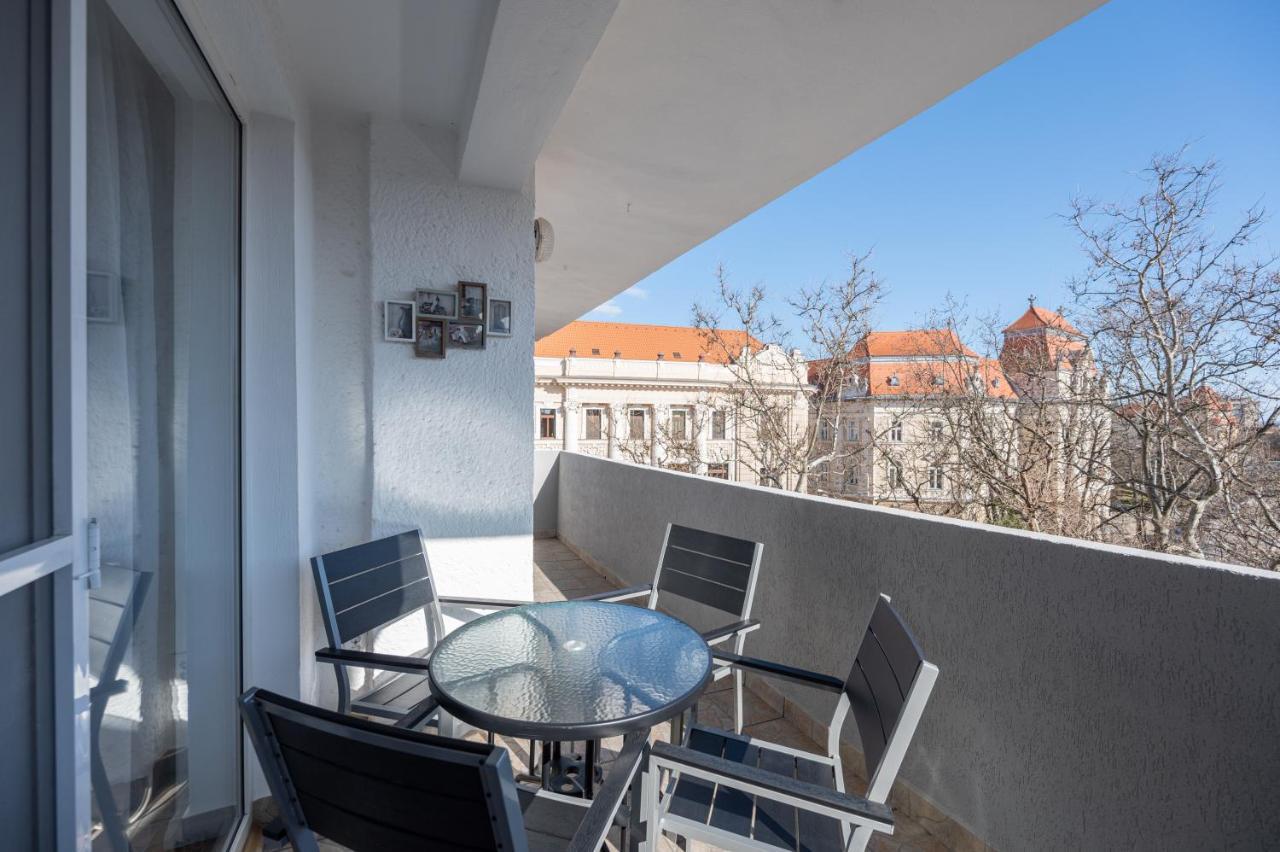 Haga Flat Appartement Oradea Buitenkant foto