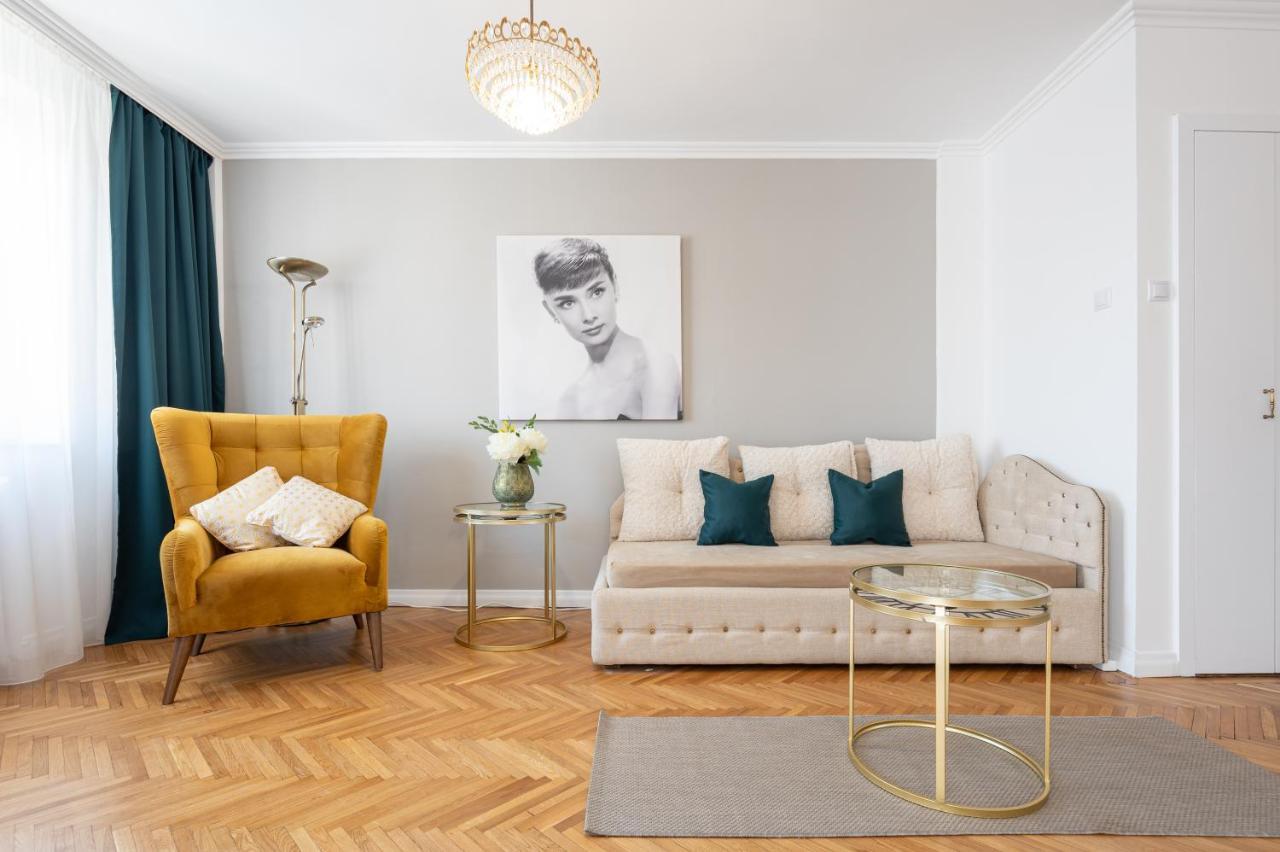 Haga Flat Appartement Oradea Buitenkant foto